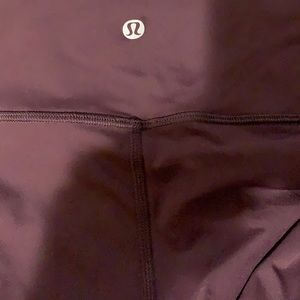 Lulu lemon sz 6 plum leggings short